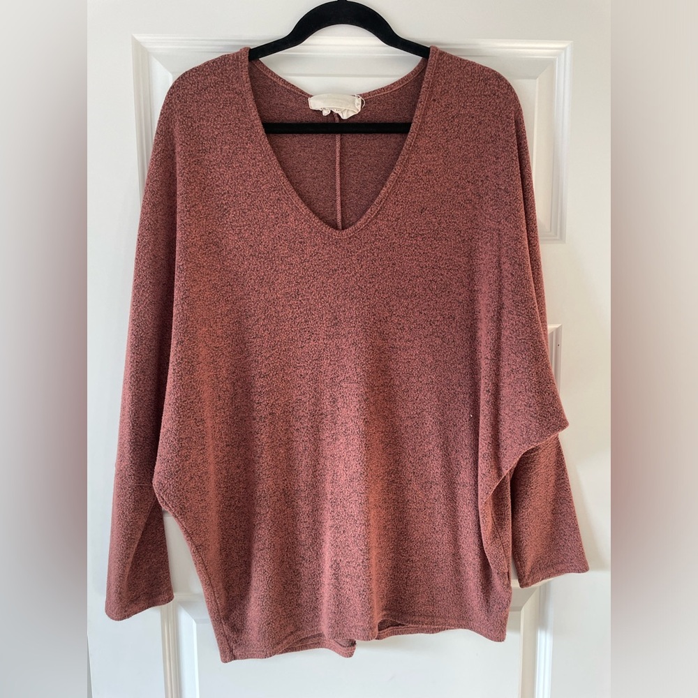 Workhall vneck top size L